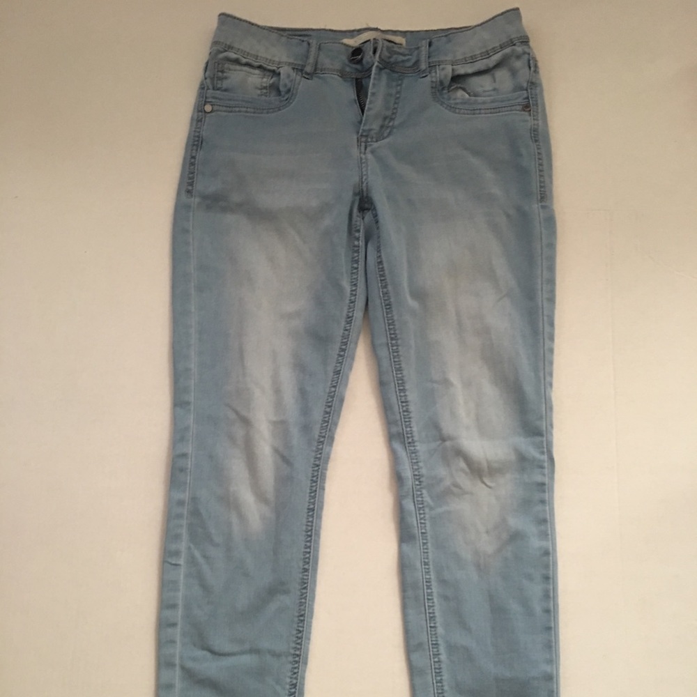 Light washed skinny jeans